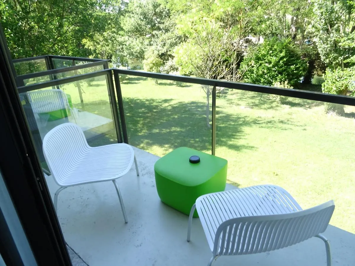 Sowell Hotels Domaine De La Petite Isle LʼIsle-sur-la-Sorgue 4*,
