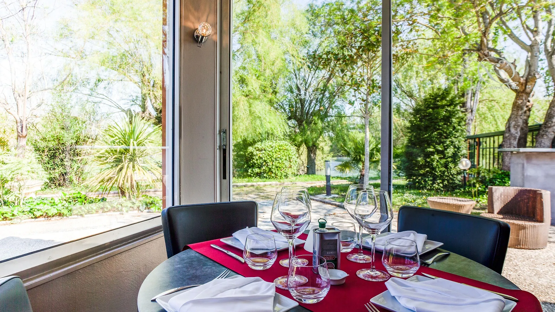 ****  Sowell Hotels Domaine De La Petite Isle LʼIsle-sur-la-Sorgue Francia