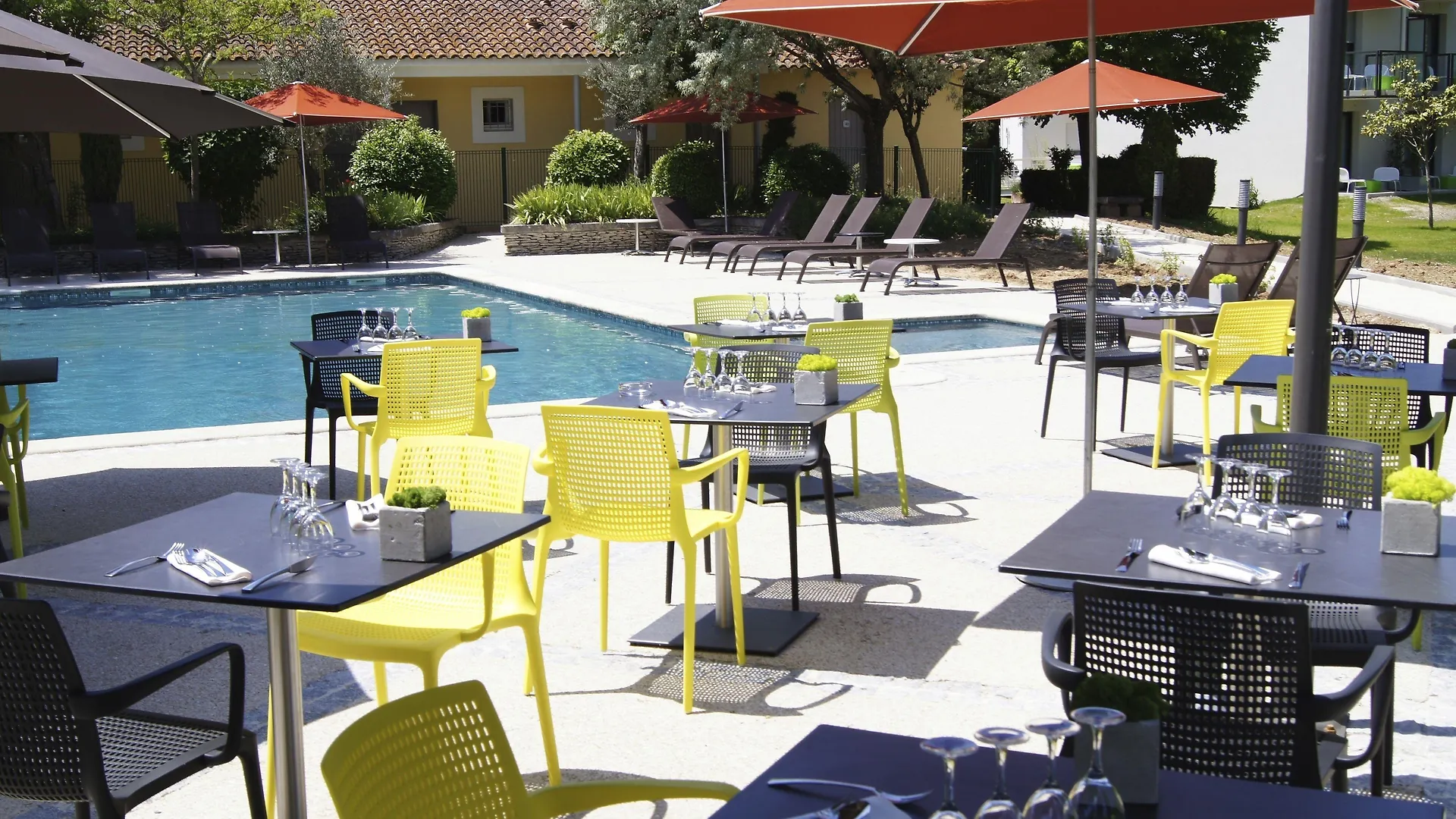 Sowell Hotels Domaine De La Petite Isle LʼIsle-sur-la-Sorgue Francia
