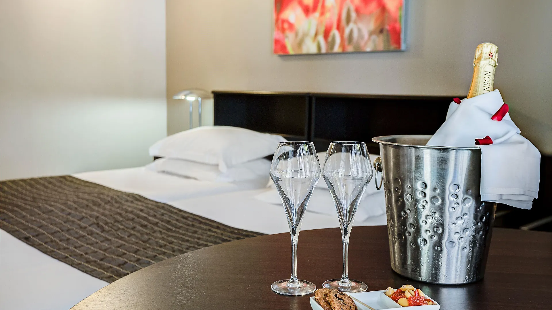 Sowell Hotels Domaine De La Petite Isle LʼIsle-sur-la-Sorgue 4*,