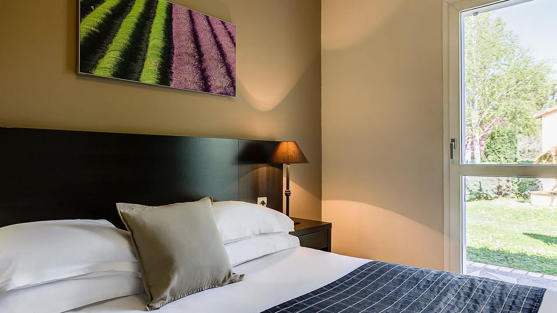 Sowell Hotels Domaine De La Petite Isle LʼIsle-sur-la-Sorgue 4*,