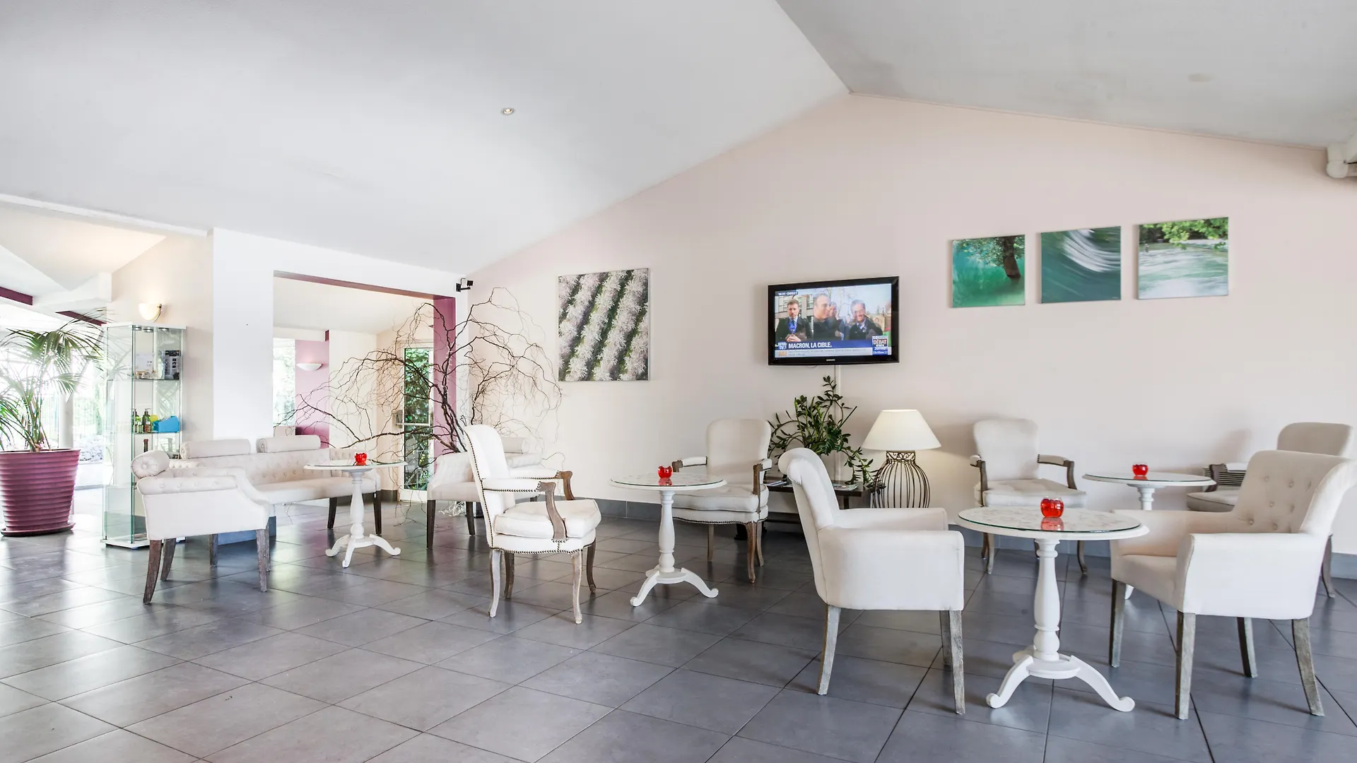 Sowell Hotels Domaine De La Petite Isle L'Isle-sur-la-Sorgue 4*,  France