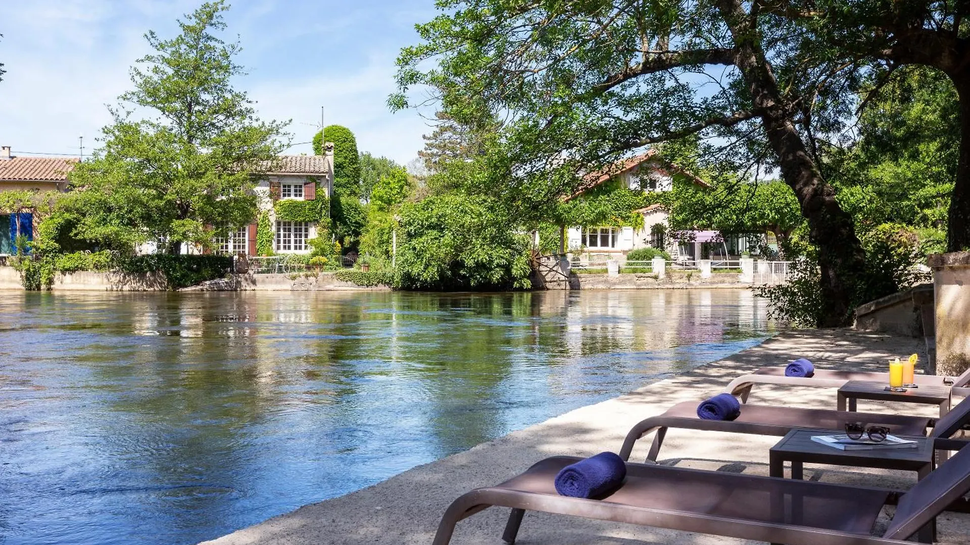 ****  Sowell Hotels Domaine De La Petite Isle L'Isle-sur-la-Sorgue France
