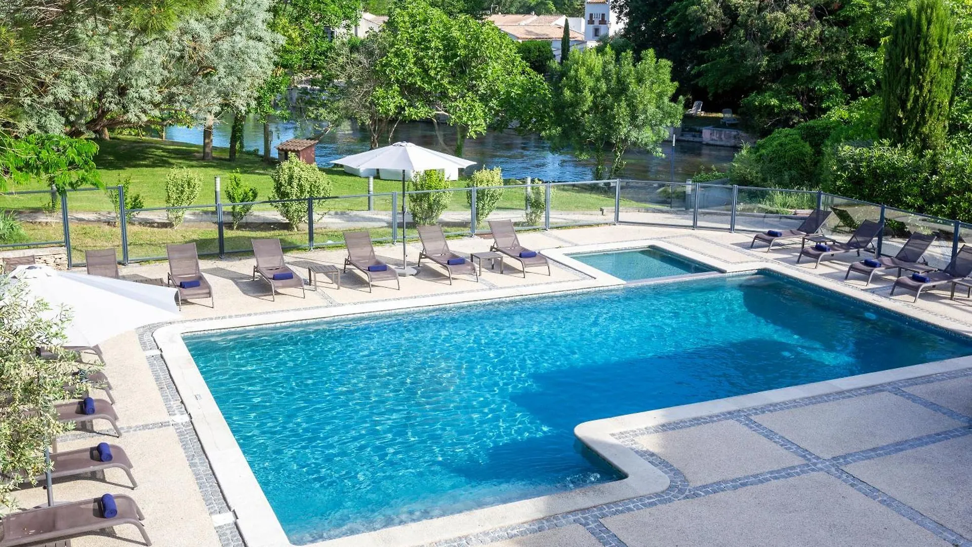 Sowell Hotels Domaine De La Petite Isle L'Isle-sur-la-Sorgue 4*,