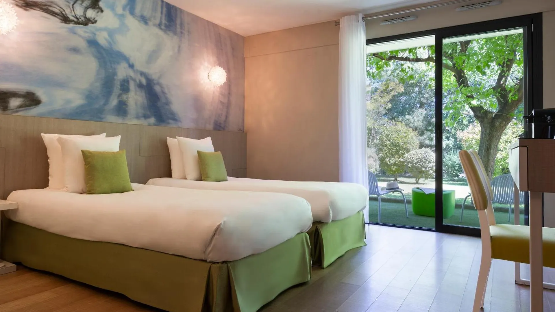Sowell Hotels Domaine De La Petite Isle L'Isle-sur-la-Sorgue 4*,