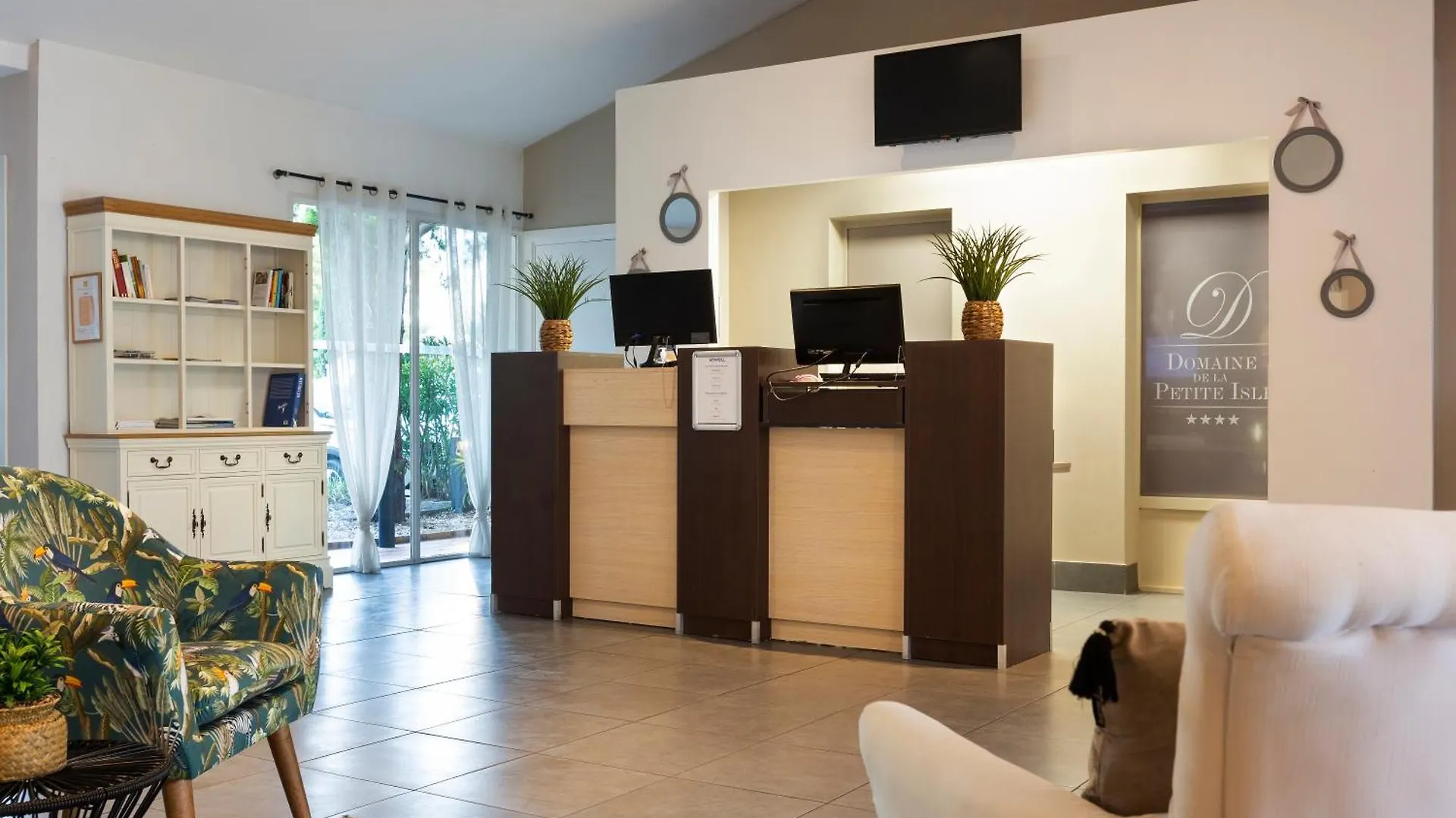 Sowell Hotels Domaine De La Petite Isle L'Isle-sur-la-Sorgue 4*,