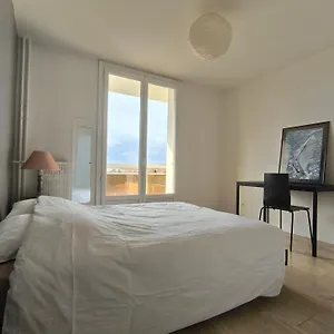Joli T2 Lumineux Avec Balcon Et Wifi - Proche Cv France