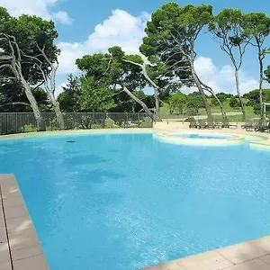 Appartement La Pinede Du Golf, LʼIsle-sur-la-Sorgue